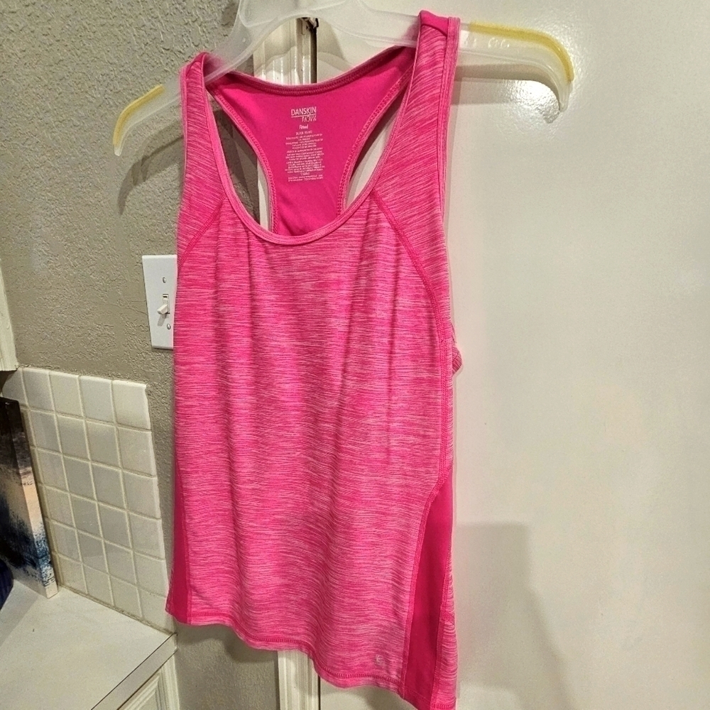 NEW DANSKIN NOW Fitted Dri More pink sports tank. XL (16-18)